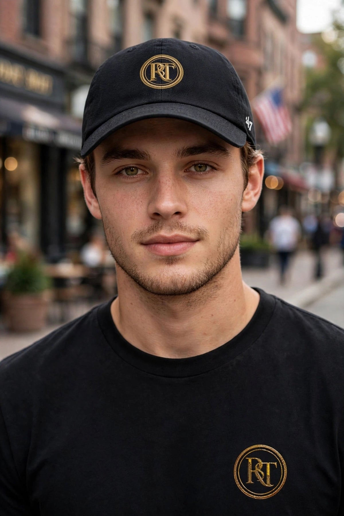 RT MONOGRAM CAP 

Classic cap with gold embroidered RT legacy logo.